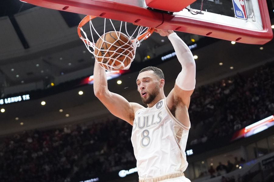 NBA: Philadelphia 76ers at Chicago Bulls
