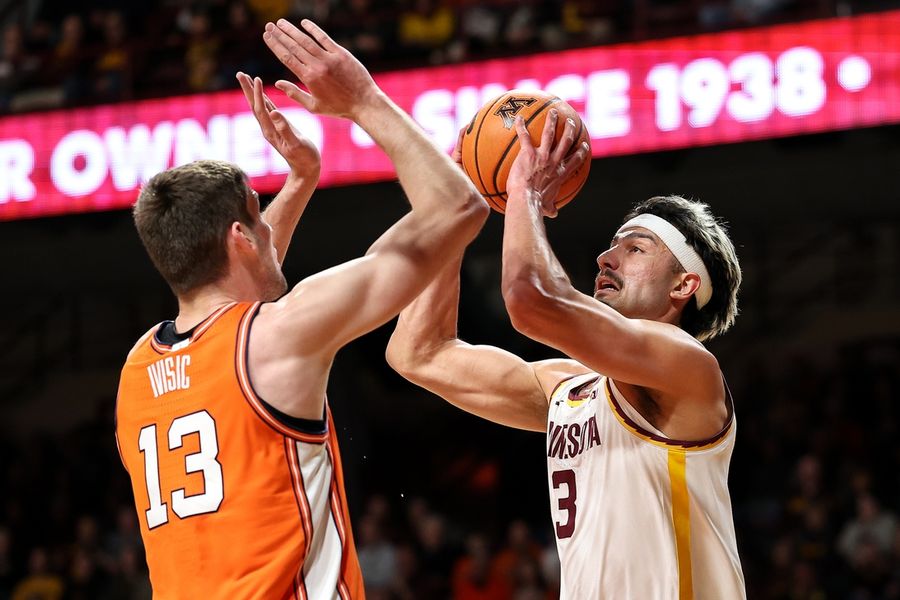 NCAA Basketball: Illinois at Minnesota