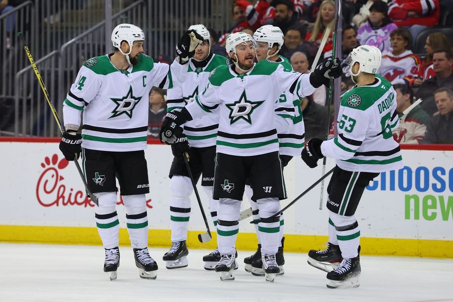 NHL: Dallas Stars at New Jersey Devils