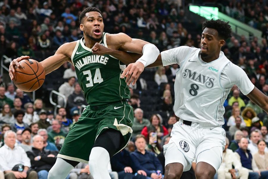 NBA: Dallas Mavericks at Milwaukee Bucks