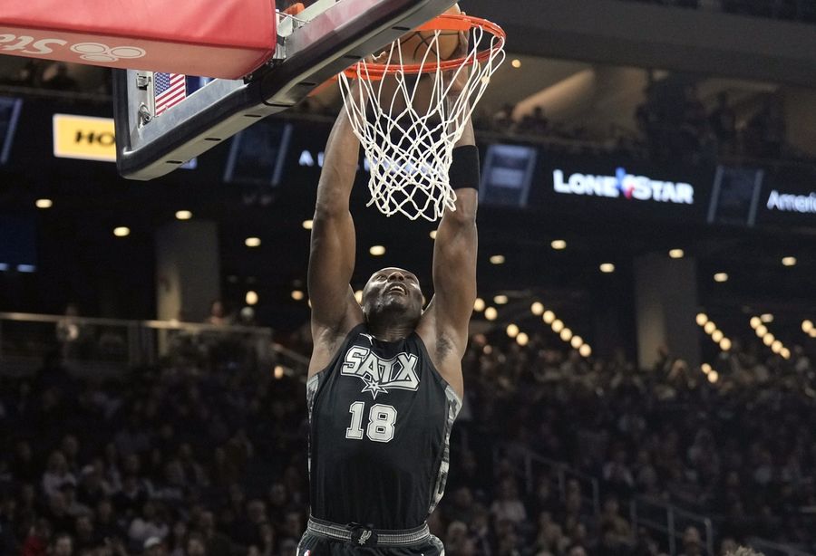 NBA: Detroit Pistons at San Antonio Spurs