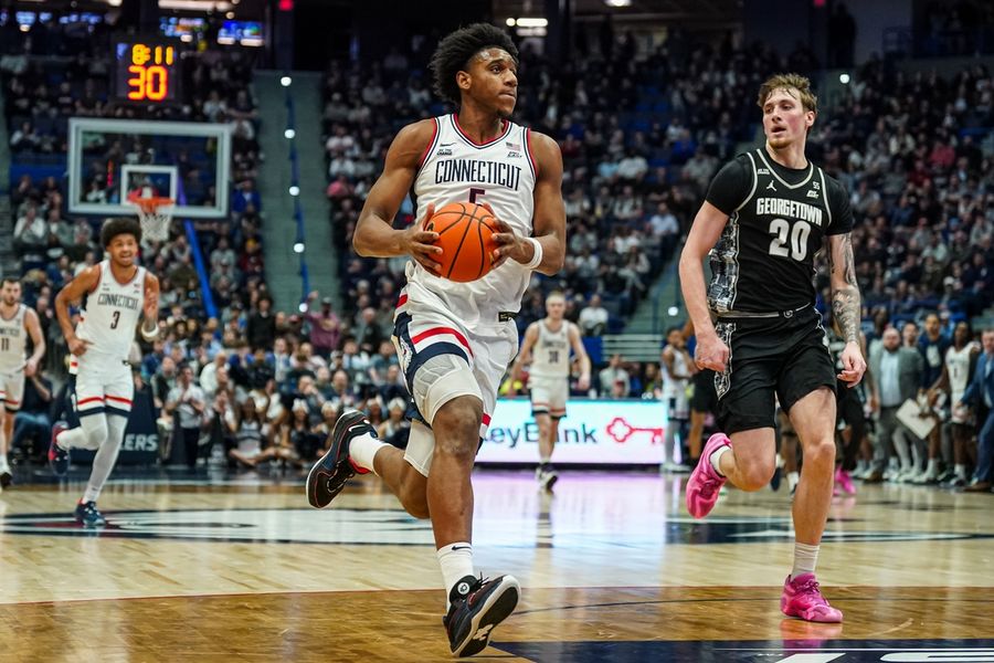NCAA Basketball: Georgetown at Connecticut