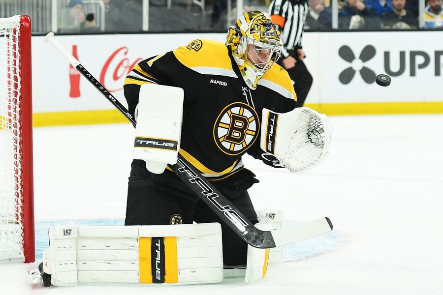 NHL: New York Islanders at Boston Bruins