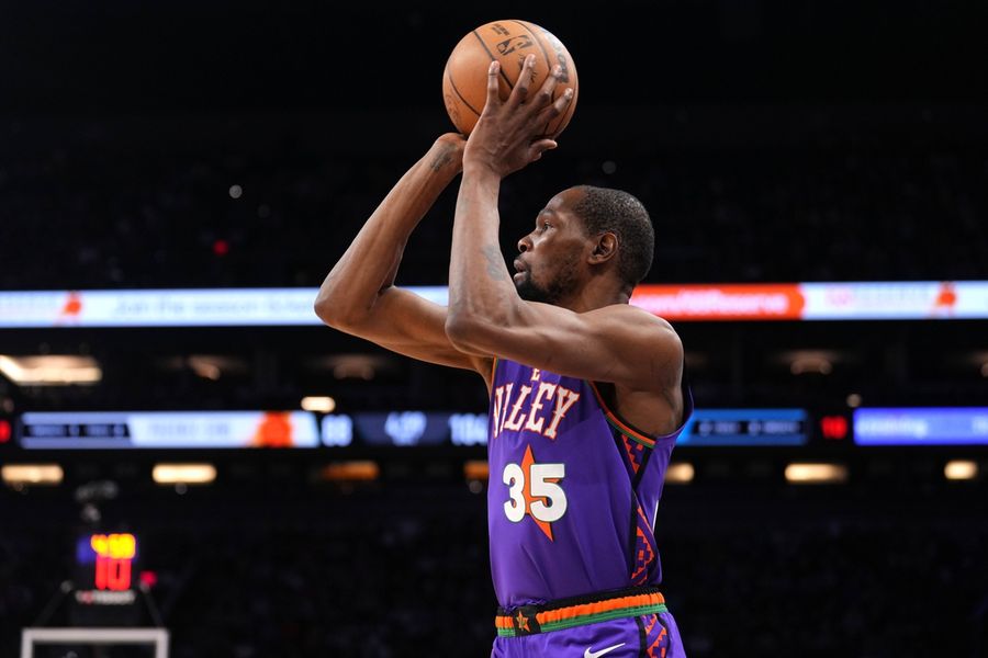 NBA: Minnesota Timberwolves at Phoenix Suns