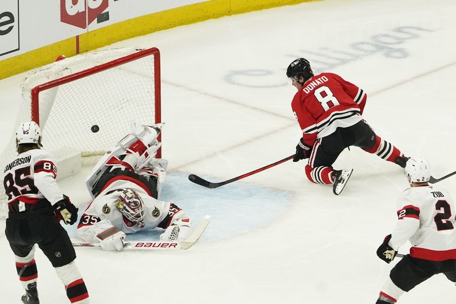 NHL: Ottawa Senators at Chicago Blackhawks