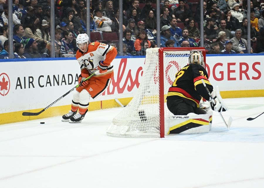 NHL: Anaheim Ducks at Vancouver Canucks