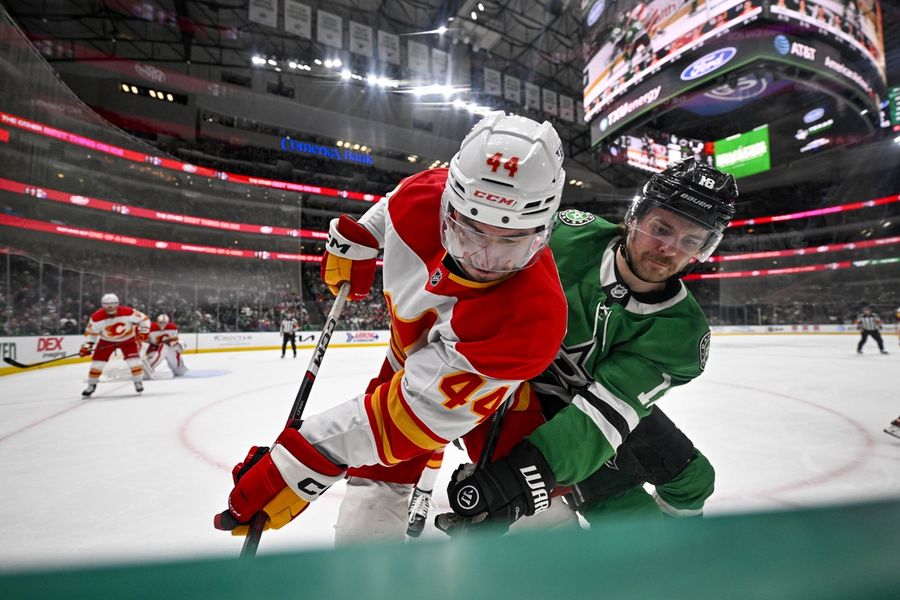 NHL: Calgary Flames at Dallas Stars