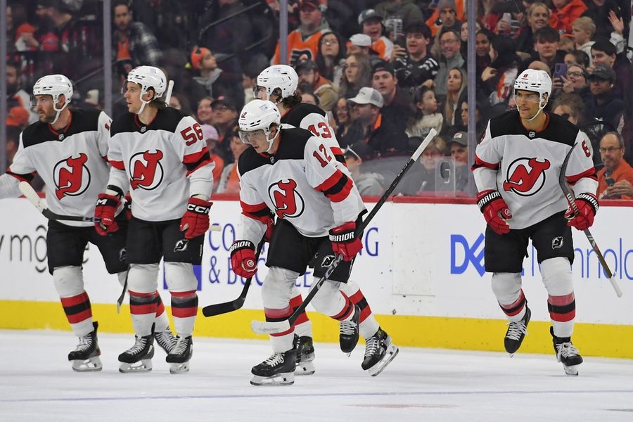 NHL: New Jersey Devils at Philadelphia Flyers