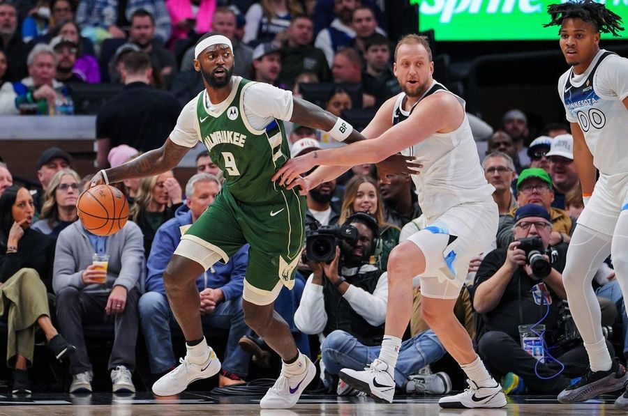 NBA: Milwaukee Bucks at Minnesota Timberwolves