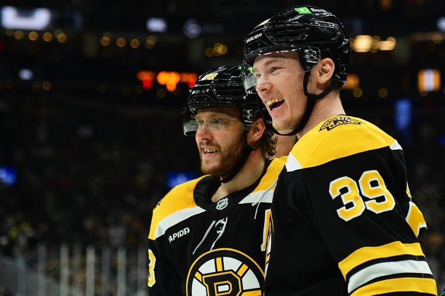 NHL: Carolina Hurricanes at Boston Bruins