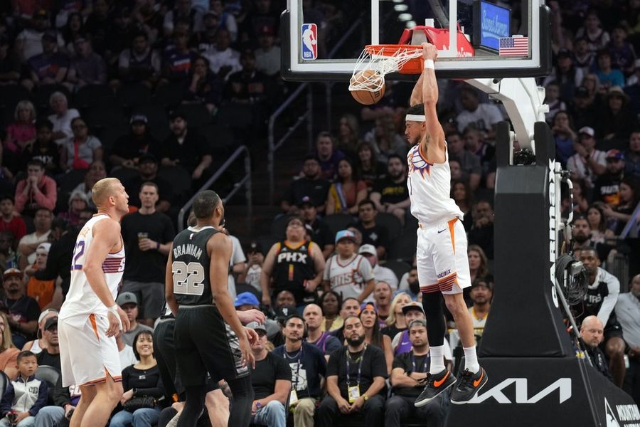 NBA: San Antonio Spurs at Phoenix Suns