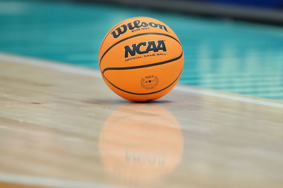 NCAA Womens Basketball: Final Four National Semifinal-Connecticut at UCLA