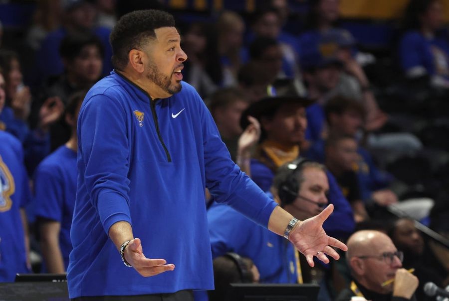 NCAA Basketball: Louisville at Pittsburgh