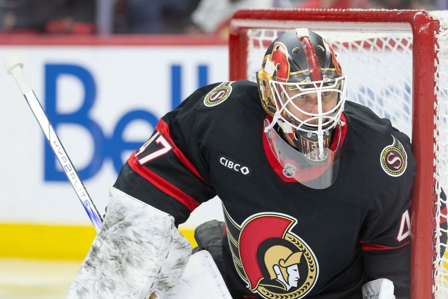 NHL: Carolina Hurricanes at Ottawa Senators