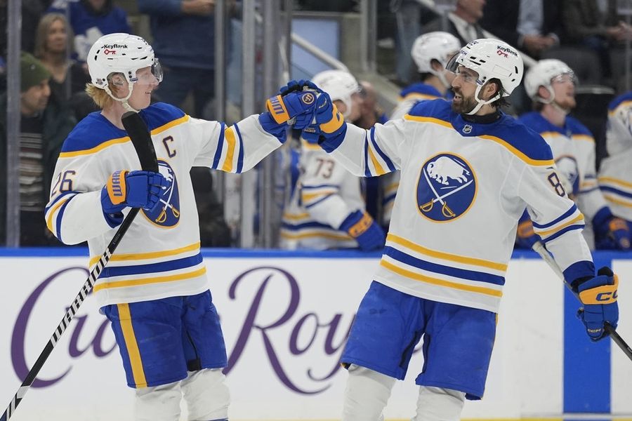 NHL: Buffalo Sabres at Toronto Maple Leafs