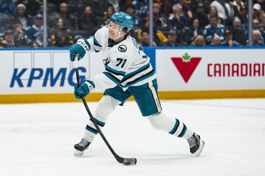 NHL: San Jose Sharks at Vancouver Canucks