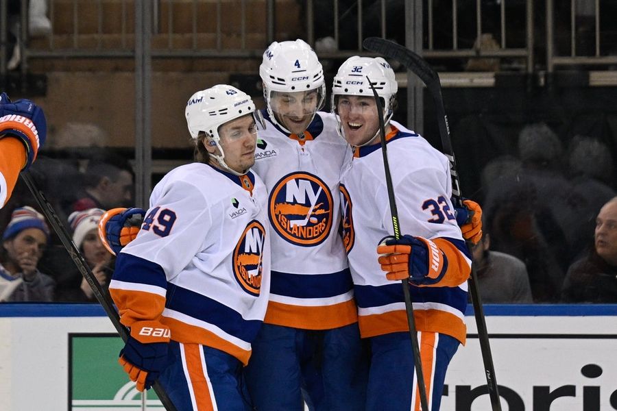NHL: New York Islanders at New York Rangers