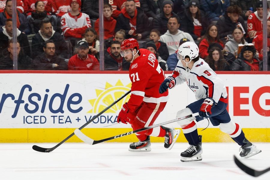 NHL: Washington Capitals at Detroit Red Wings