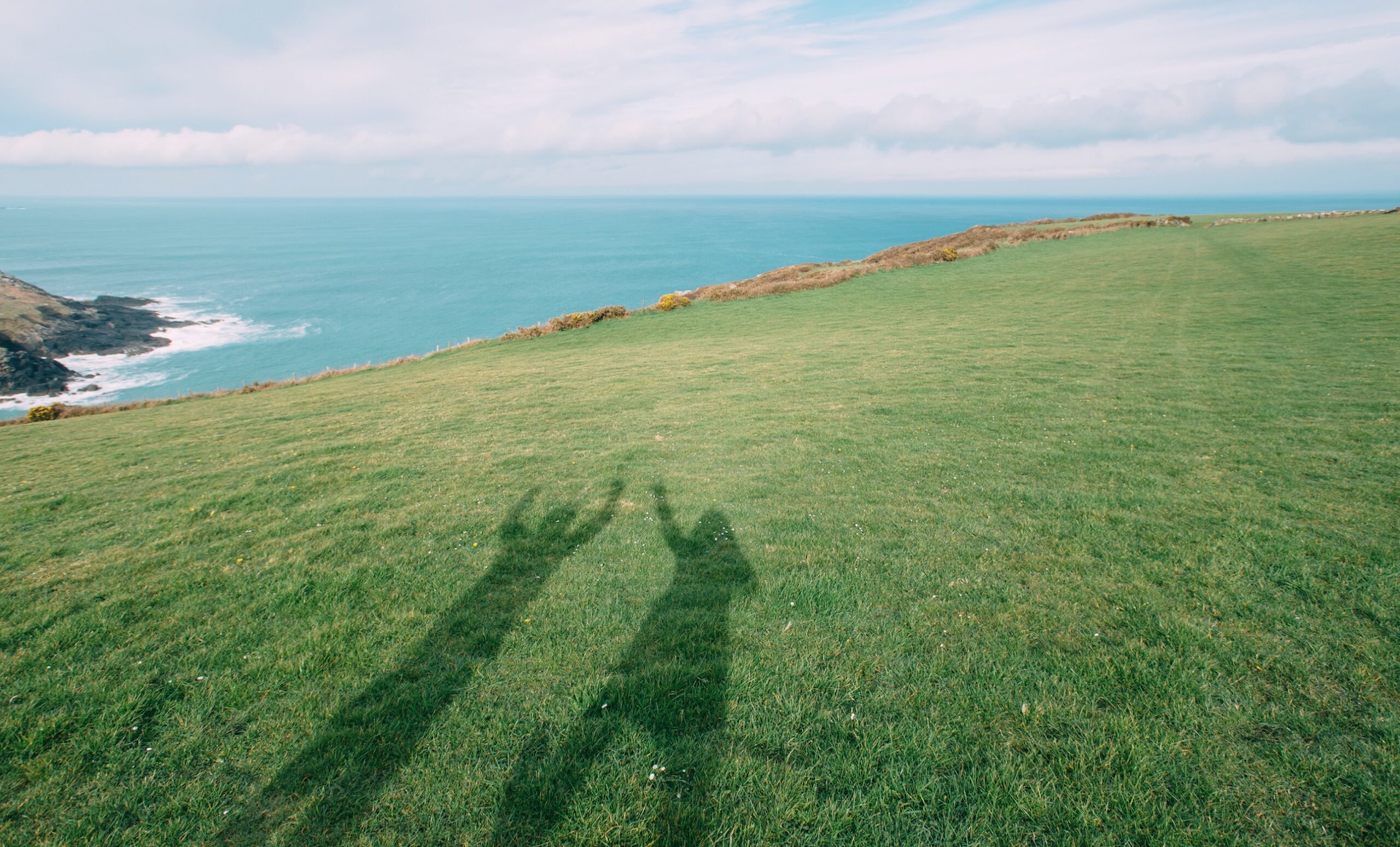 friends shadows jumping