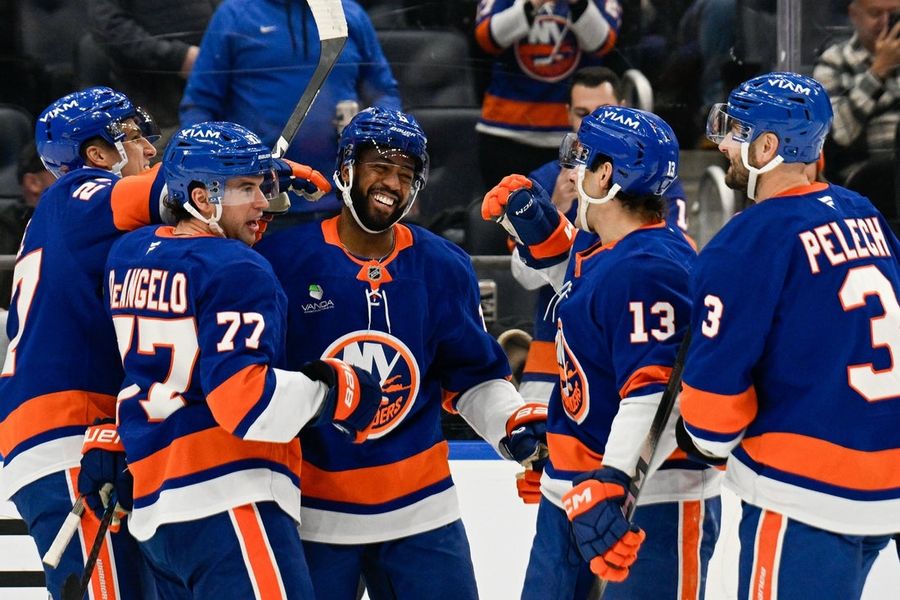 NHL: New Jersey Devils at New York Islanders
