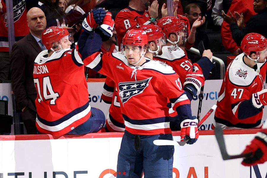NHL: Carolina Hurricanes at Washington Capitals