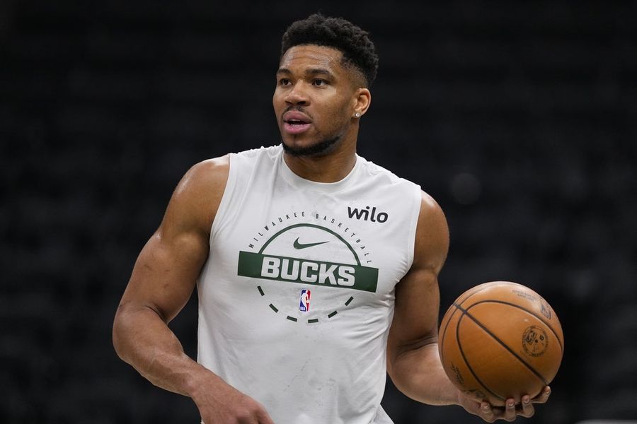 NBA: New Orleans Pelicans at Milwaukee Bucks