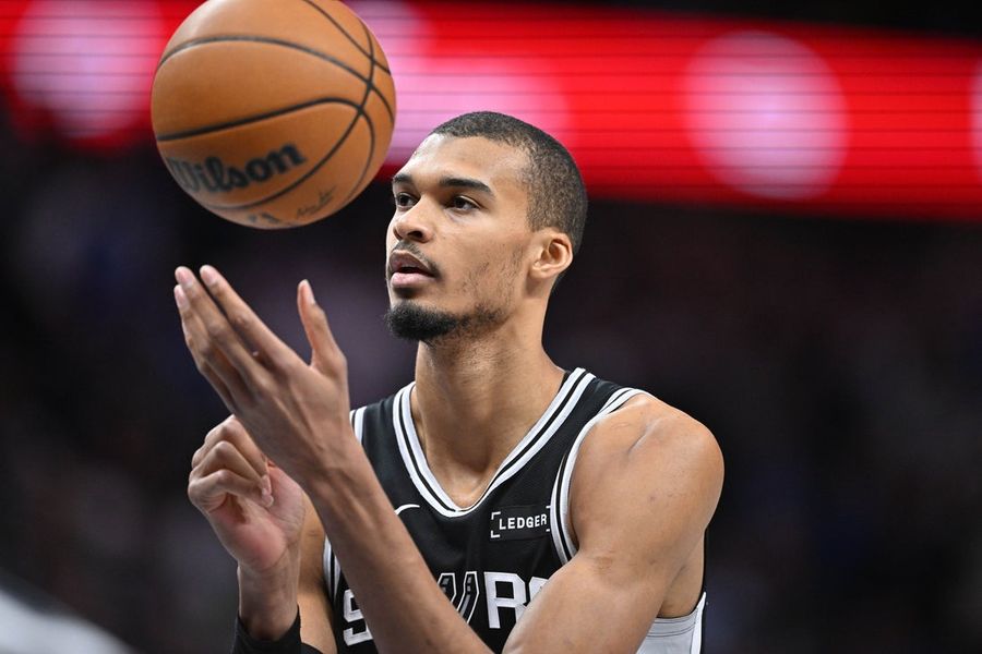 NBA: San Antonio Spurs at Dallas Mavericks